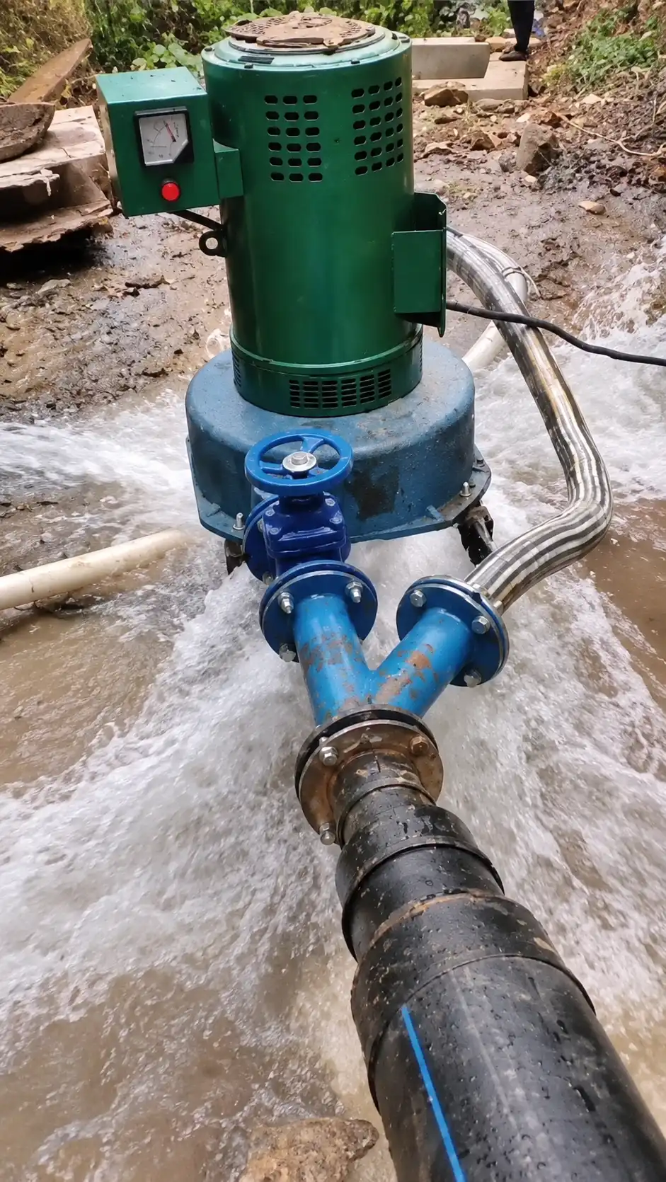 Referenzbild zum geplanten kleinen Wasserkraftwerk, noch nicht im Projekt gebaut